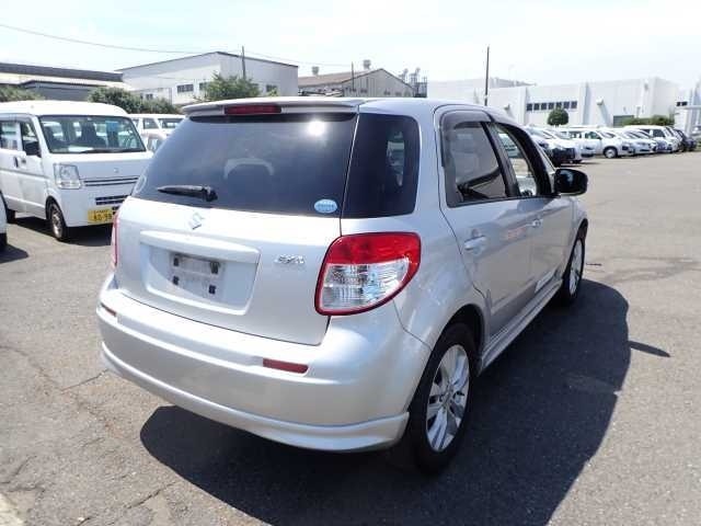 2013 SUZUKI SX4